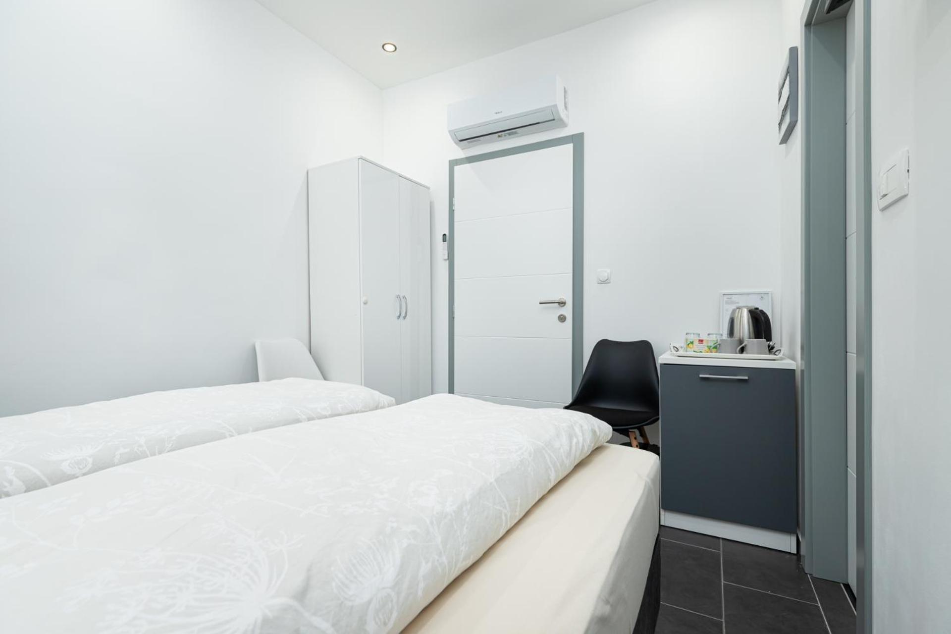 Rooms And Studio Flora Porec Exterior photo