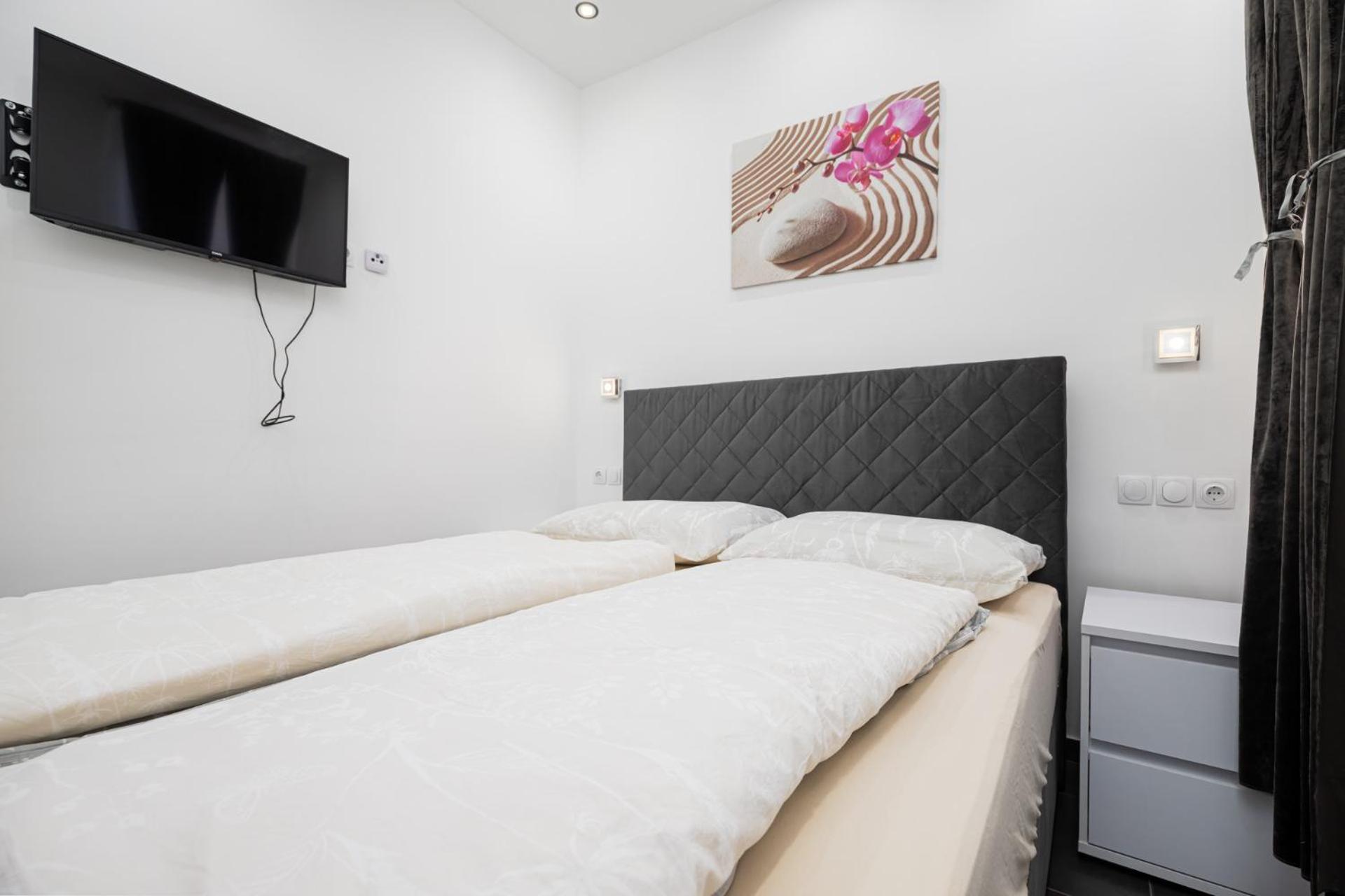 Rooms And Studio Flora Porec Exterior photo