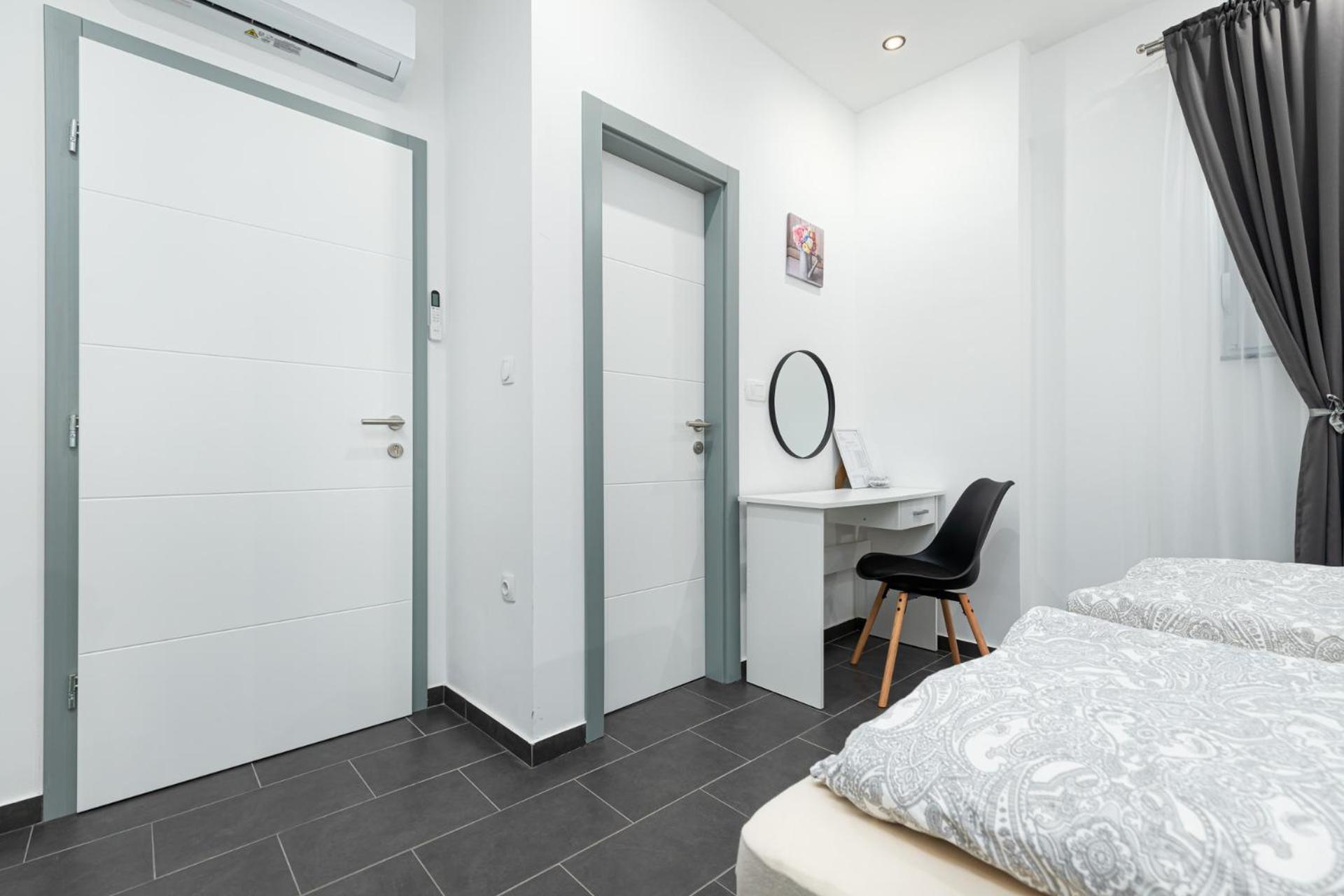 Rooms And Studio Flora Porec Exterior photo