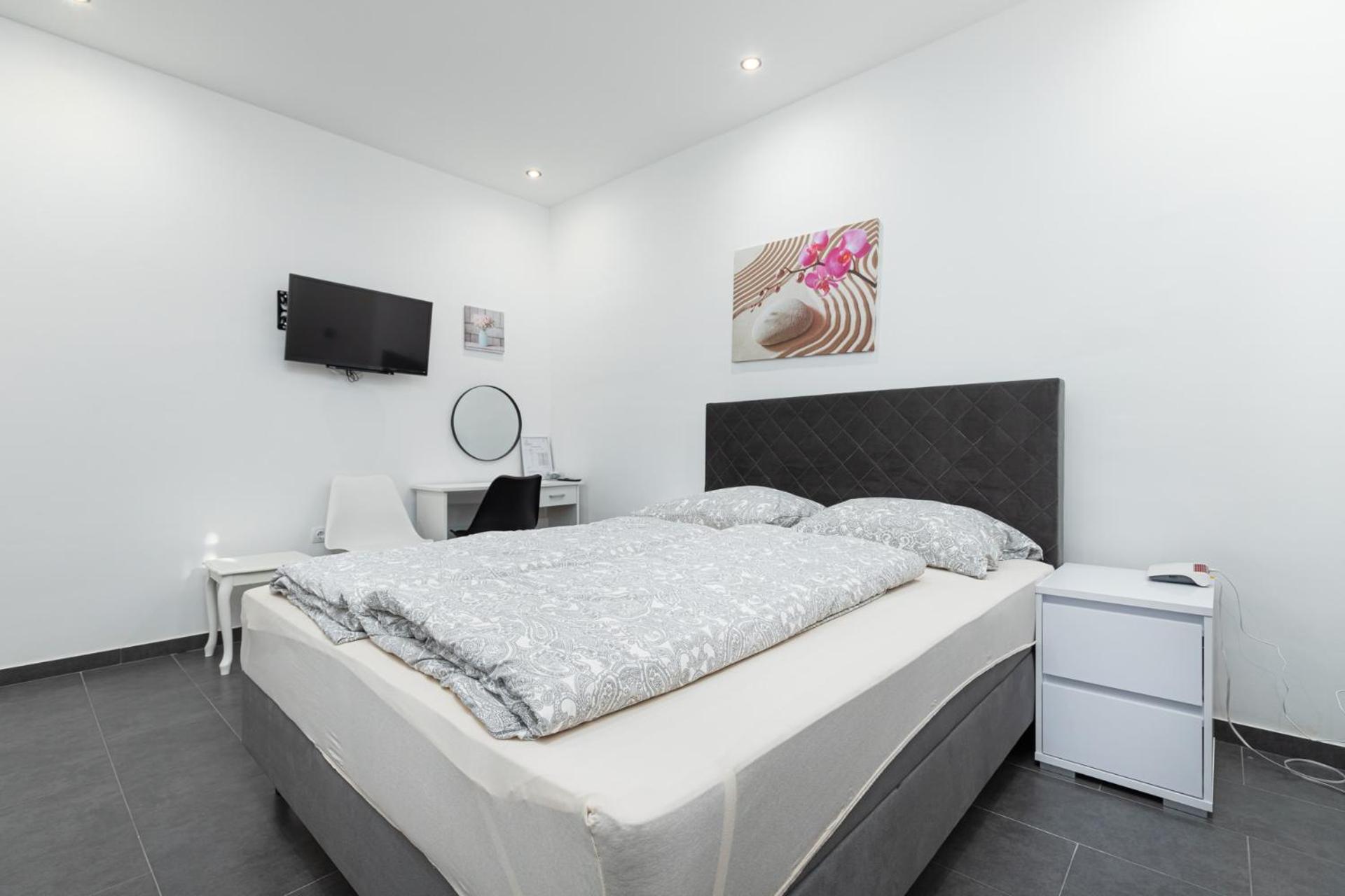 Rooms And Studio Flora Porec Exterior photo